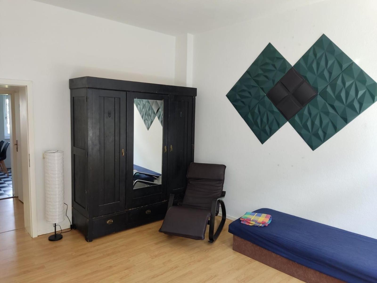 Flex Aparts - Grosse, Moeblierte Wohnung In Zwickau Mit 2 Zimmern Екстер'єр фото